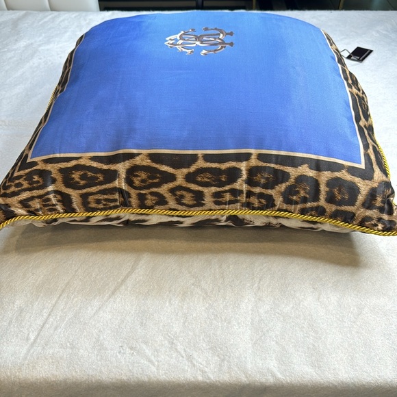 ROBERTO CAVALLI NWT NEW TAG XLARGE BLUE GOLD BLACK LEOPARD ACCENT THROW PILLOW - Picture 6 of 15